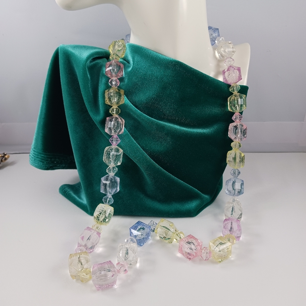 Vintage Chunky Pastel Lucite Faceted Clear Bead Necklace